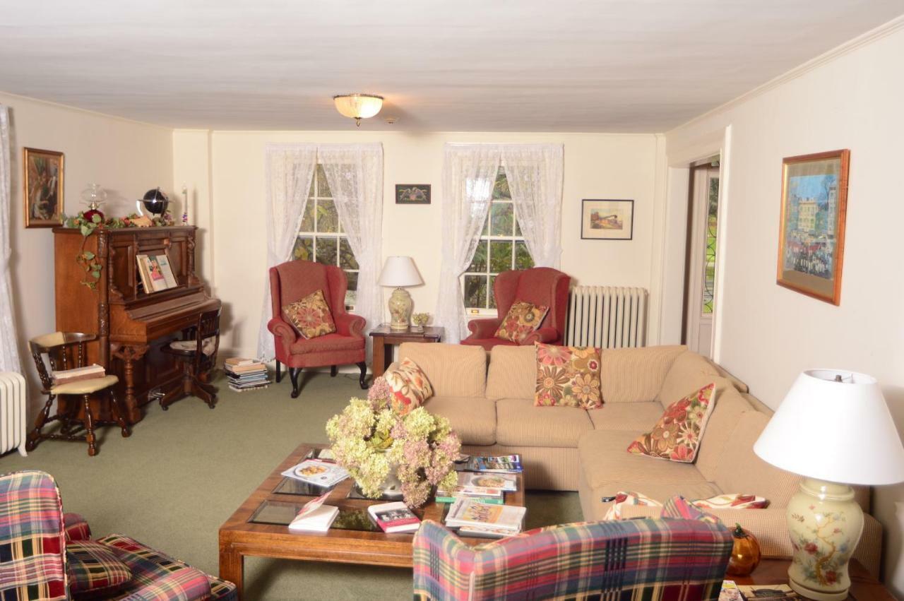 Windflower Inn Great Barrington Bagian luar foto