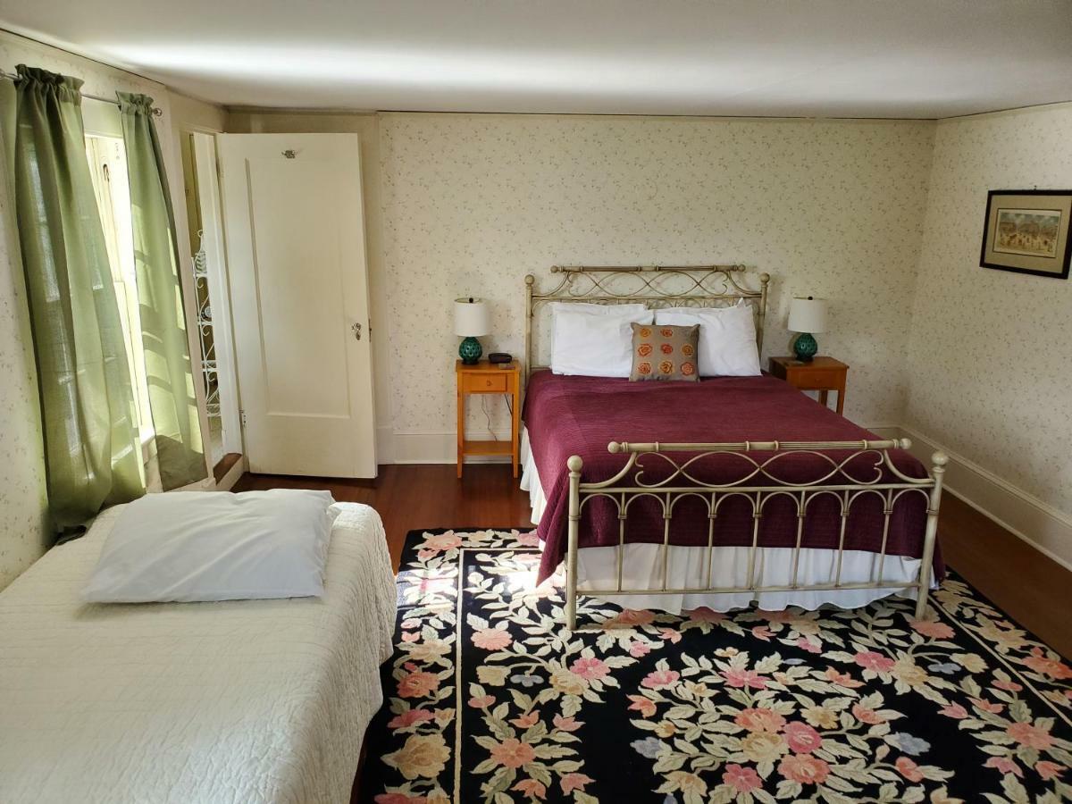 Windflower Inn Great Barrington Bagian luar foto